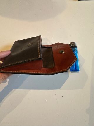 Cartera de cuero hecha a mano