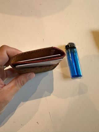 Cartera de cuero hecha a mano