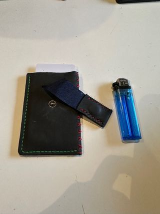 Cartera de cuero hecha a mano