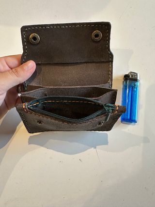 Cartera de cuero hecha a mano