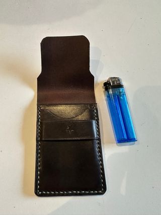 Cartera de cuero hecha a mano