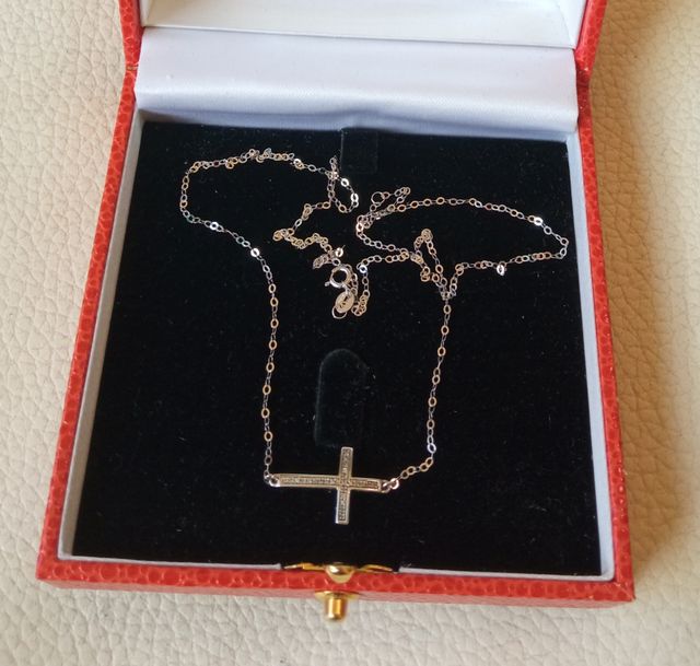 Preciosa cadena con cruz oro 18 kilates