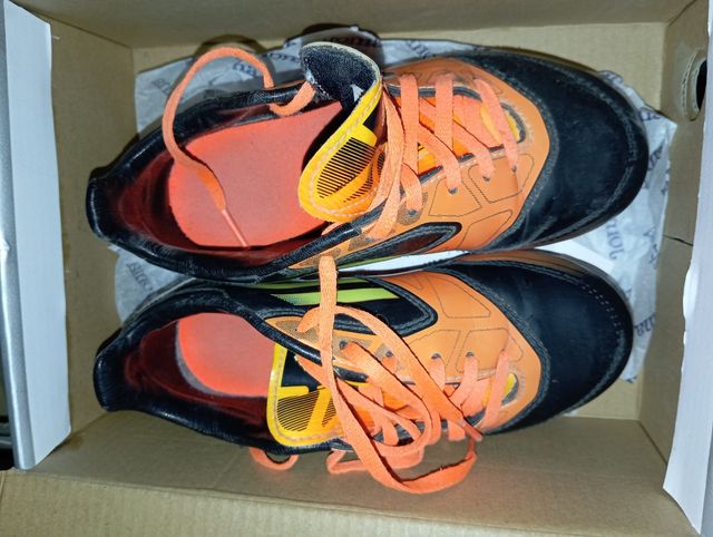 Zapatillas de futbol  con tacos