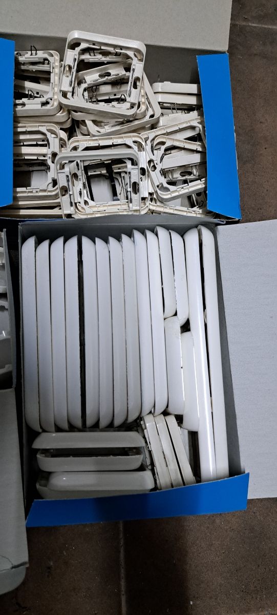 Enchufes y mecanismos simon