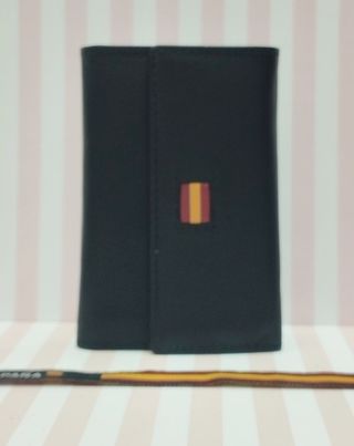 OFERTA. CARTERA LLAVERO PIEL BANDERA + REGALO PULS