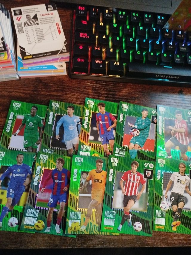 PACK 10 MASTER ROOKIE MEGACRACKS 24/25