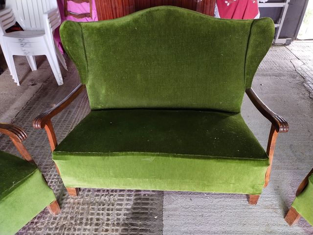 Sofá y butacas antiguas