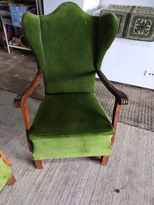 Sofá y butacas antiguas