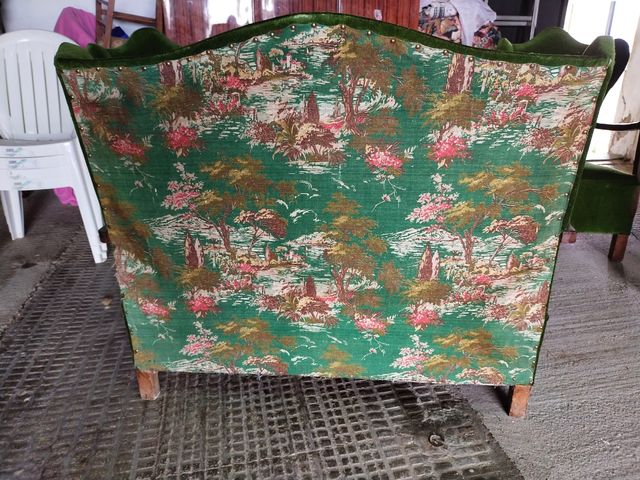 Sofá y butacas antiguas