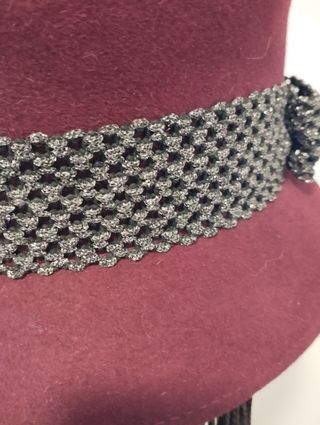 Cappello con tesa retrò