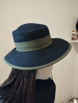 Cappello a tesa larga