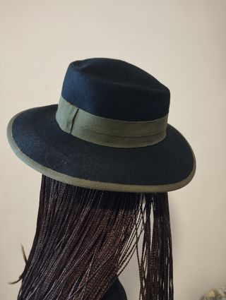 Cappello a tesa larga