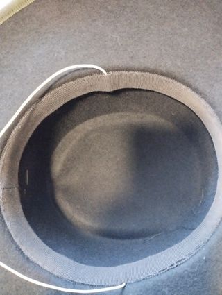 Cappello a tesa larga