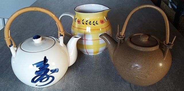 Teteras y jarra agua