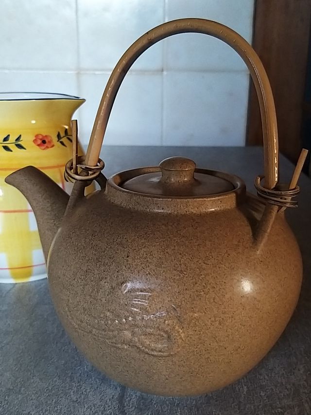 Teteras y jarra agua