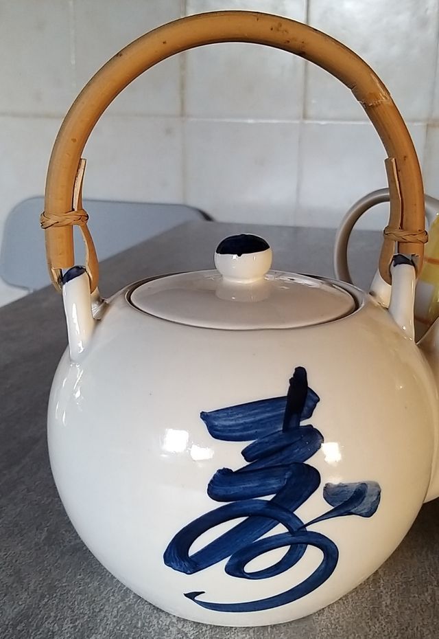 Teteras y jarra agua