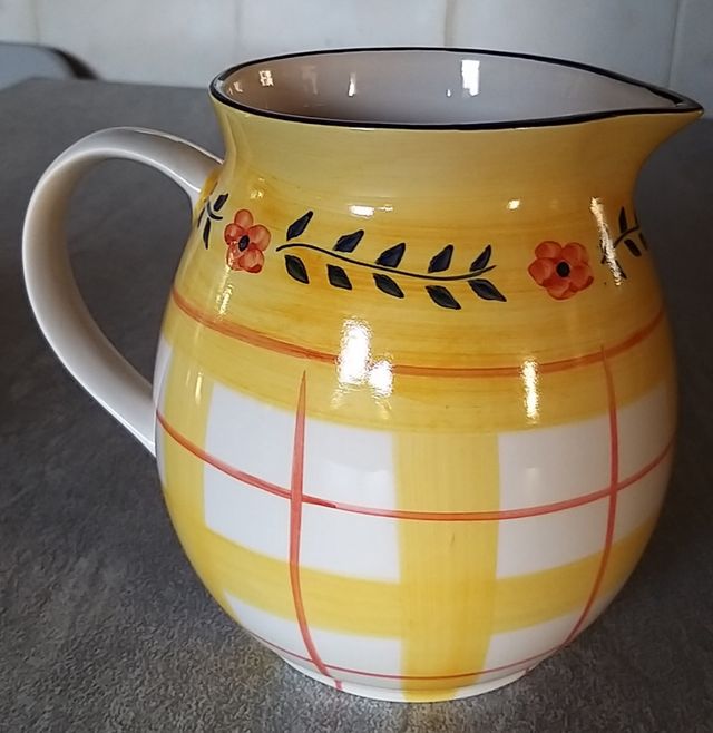 Teteras y jarra agua