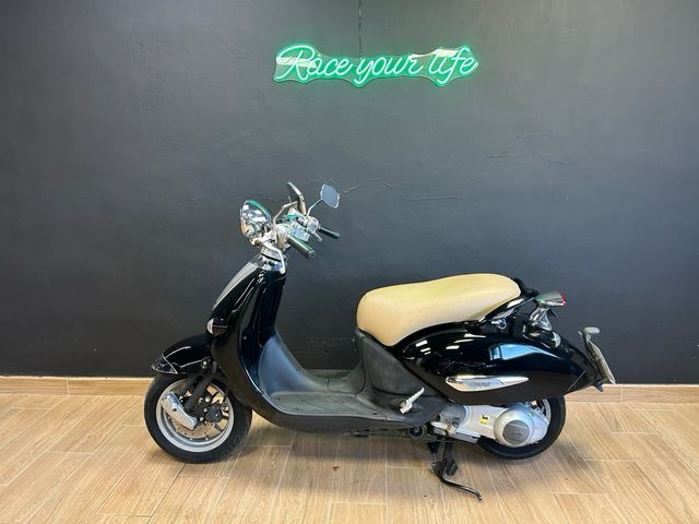 Moto aprilia compay 125 custom