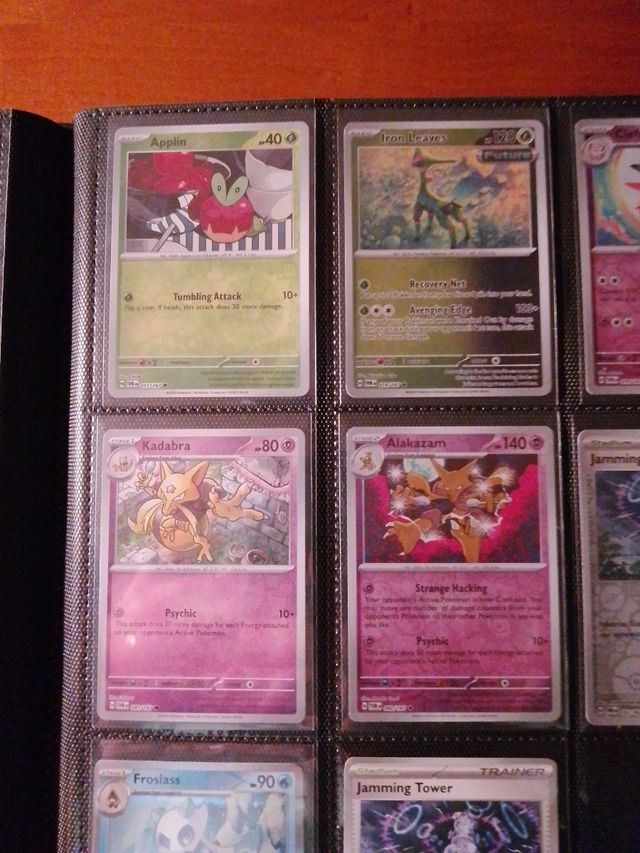 22 cartas Pokémon Holográficas diferentes