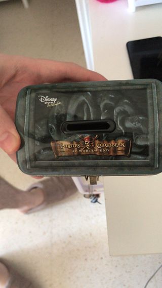 CAJA METALICA COFRE HUCHA PIRATAS DEL CARIBE