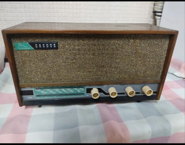 Radio gredos antigua