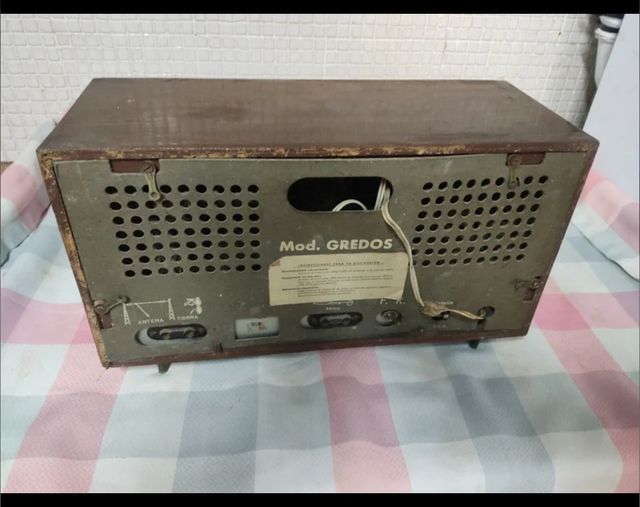 Radio gredos antigua