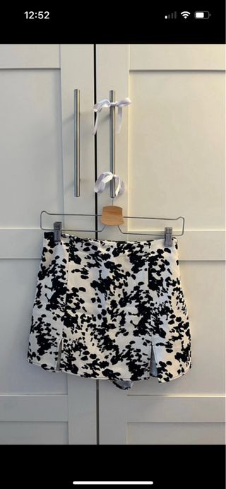 Falda pantalón estampado de Zara