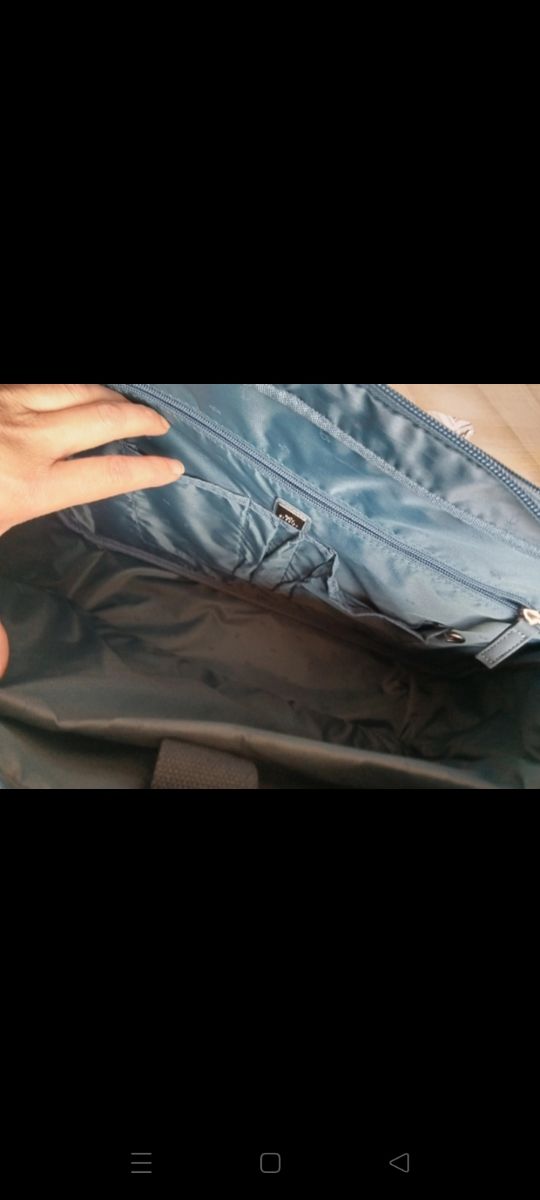 Borsa/Valigetta 24 ore, Carpisa. 