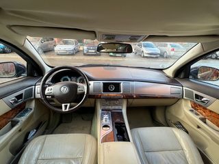 Jaguar XF 2010