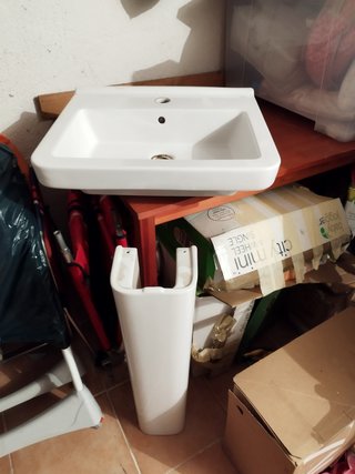 Lavabo de pie.