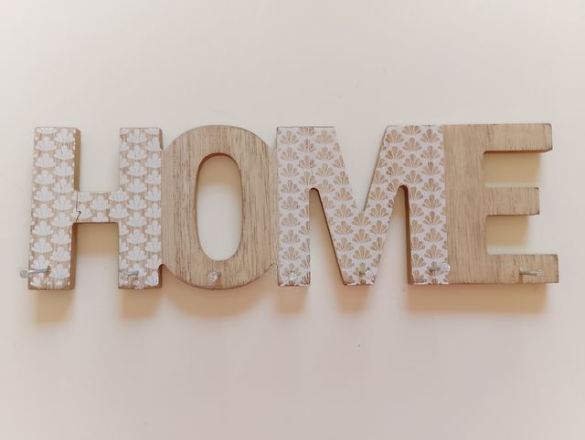 Decoración HOME madera para llaves