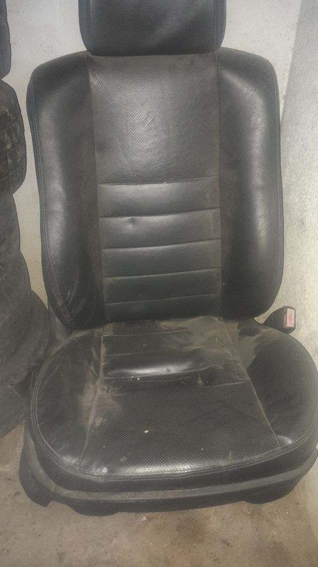 Vendo asientos de cuero negro de Renault megane 2