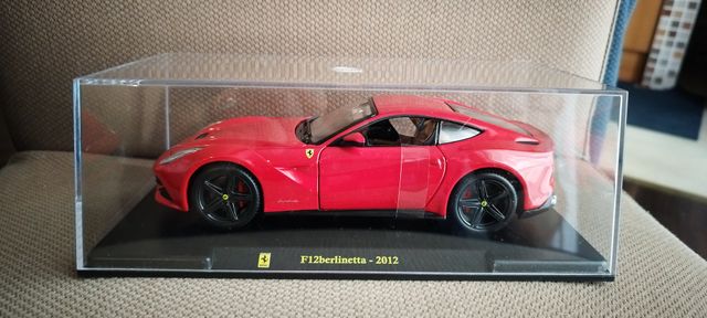 Modellino Ferrari F12 Berlinetta 2012 scala 1:24