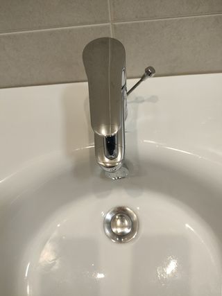 Conjunto lavabo+grifo Jacob Delafon