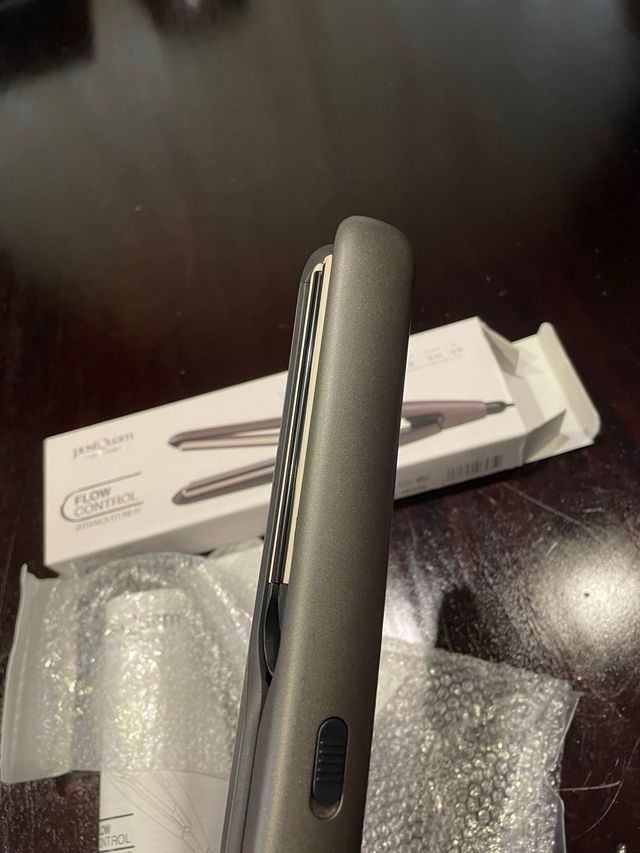 Plancha del pelo a estrenar