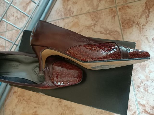 Precioso zapato Tres Damas