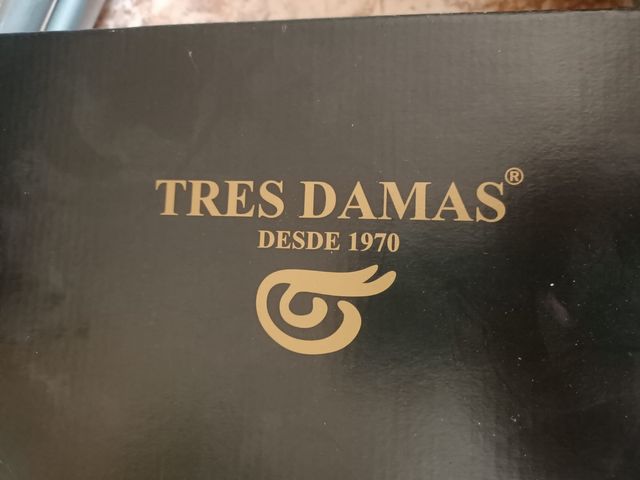 Precioso zapato Tres Damas