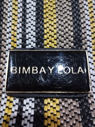 Bolso mediano.