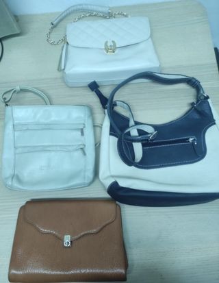 Bolsos de piel,   juntos o separados