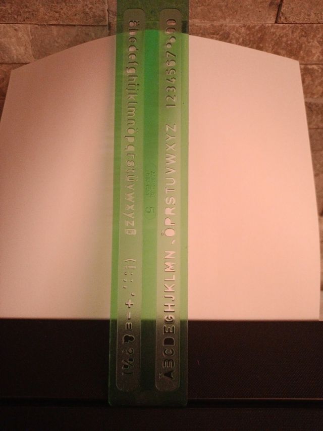 Righello con lettere e numeri