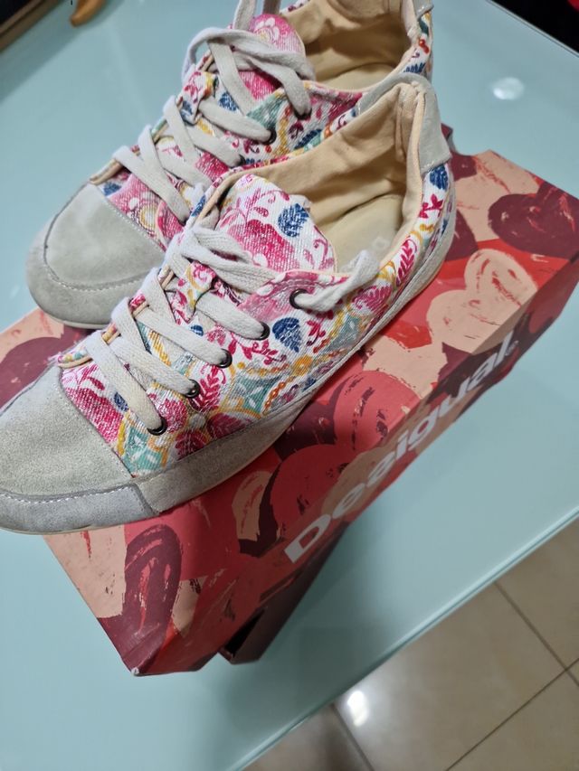 Zapatillas chica desigual