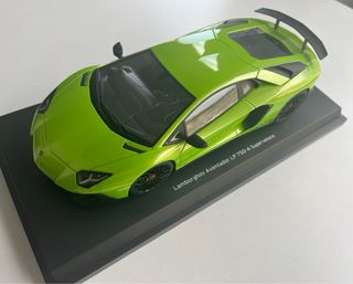 Lamborghini aventador sv 1/18