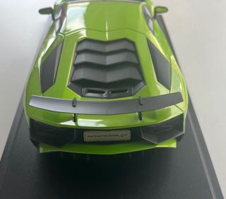 Lamborghini aventador sv 1/18