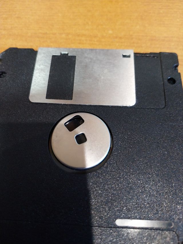 2 DISQUETES ANTIGUOS de 1,44 MB