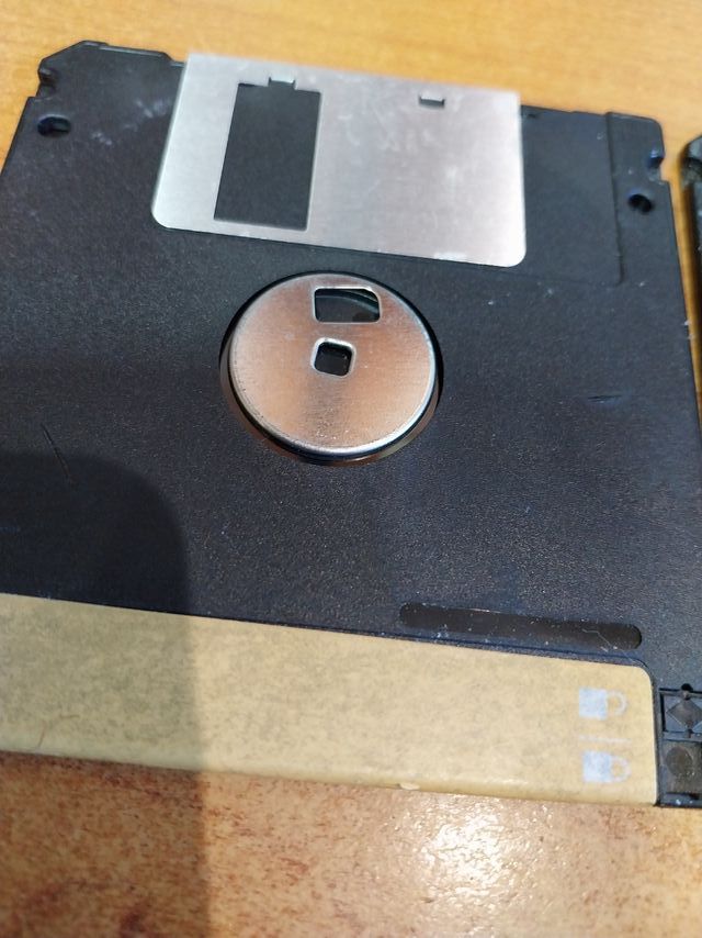 2 DISQUETES ANTIGUOS de 1,44 MB