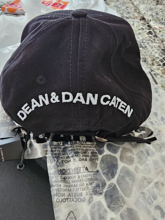 Berretto dsquared icon