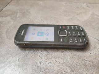 Nokia 3720C-2 le falta el marco frontal