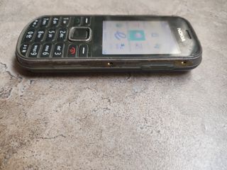 Nokia 3720C-2 le falta el marco frontal