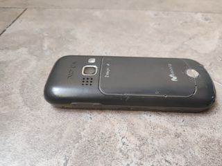 Nokia 3720C-2 le falta el marco frontal