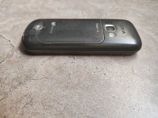 Nokia 3720C-2 le falta el marco frontal